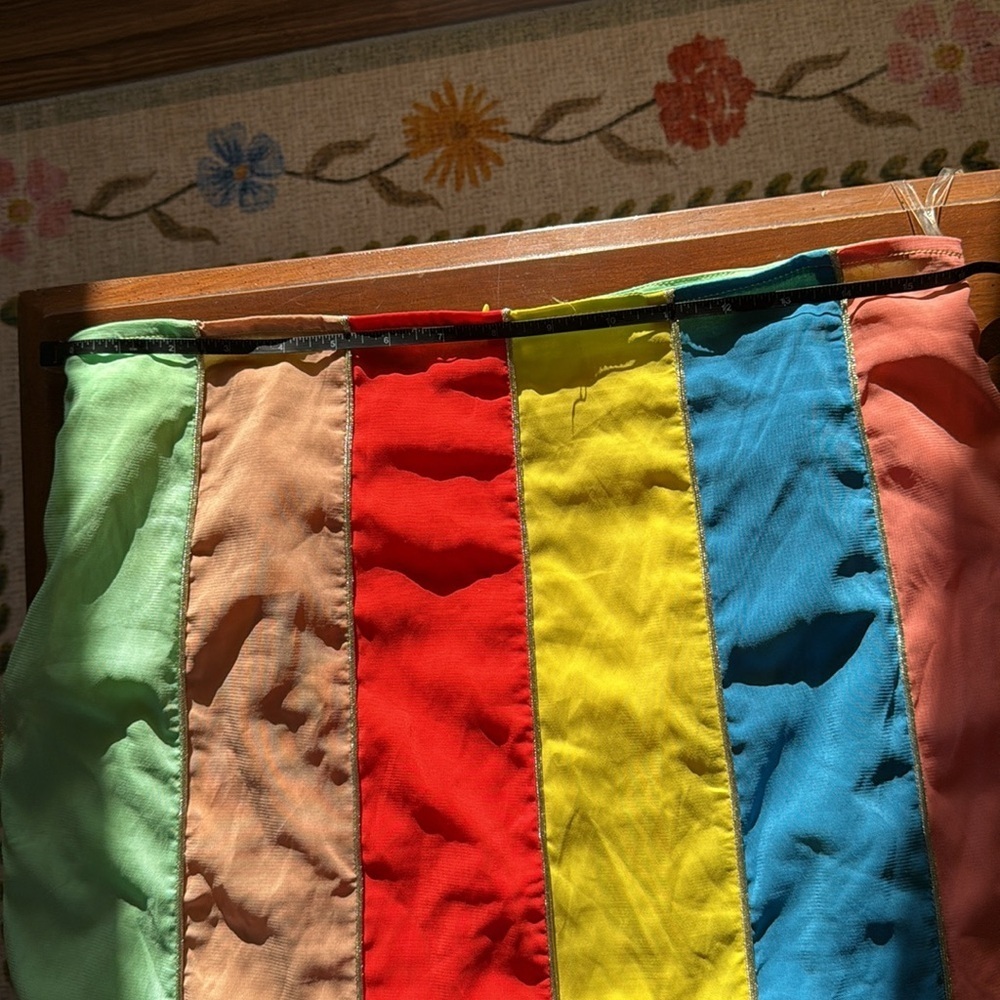 Amazing skirt with front panels cut for movement and flair.  Lined - Picture 8 of 8
